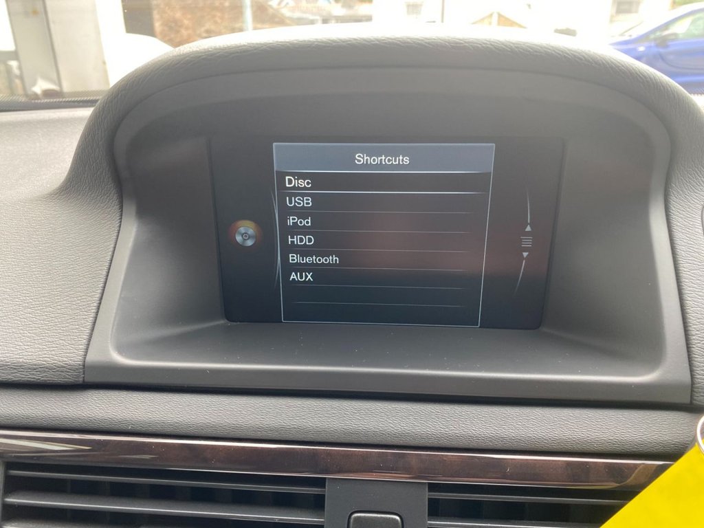 USED 2015 65 VOLVO XC70 2.4 D5 SE Lux Estate 5dr Diesel Auto AWD Euro 6 (s/s) (220 ps) 1 OWNER FULL SERVICE HISTORY