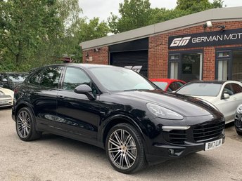 2017 PORSCHE CAYENNE