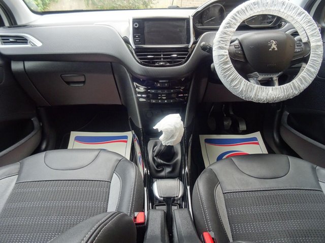 2016 PEUGEOT 2008 - Photo 2