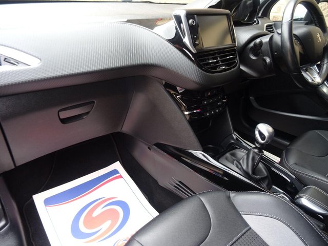 2016 PEUGEOT 2008 - Photo 10