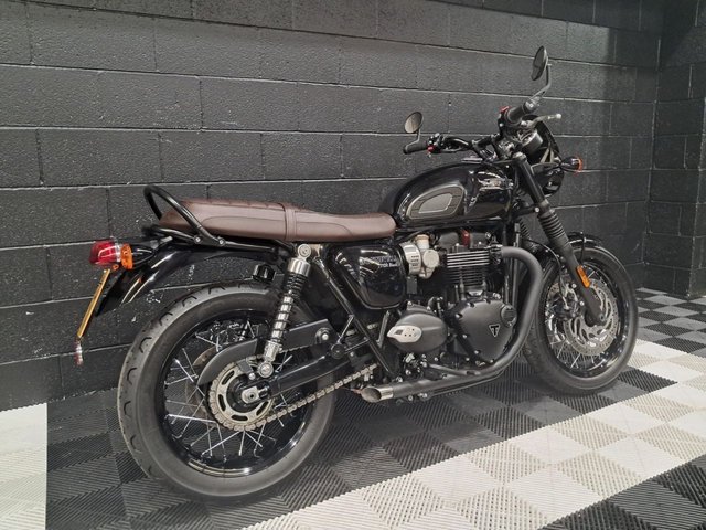 View our TRIUMPH BONNEVILLE T120