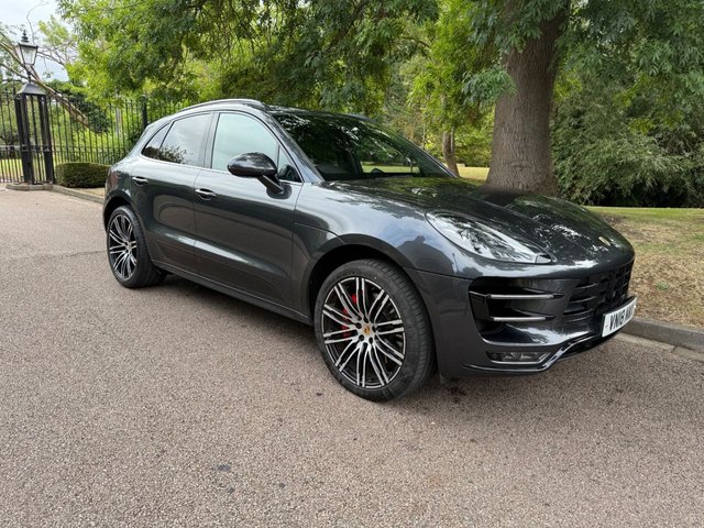 2018 PORSCHE MACAN - Photo 2