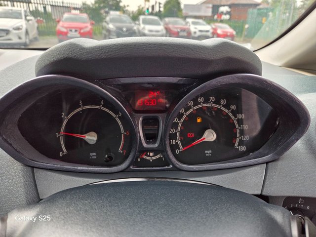 2010 FORD FIESTA 1.25 Zetec Hatchback 3dr Petrol Manual (129 g/km, 81 bhp) - Photo 10
