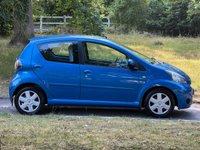 USED 2009 59 TOYOTA AYGO 1.0 VVT-i Blue Hatchback 5dr Petrol Manual Euro 4 (67 bhp) 