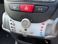 USED 2009 59 TOYOTA AYGO 1.0 VVT-i Blue Hatchback 5dr Petrol Manual Euro 4 (67 bhp) 