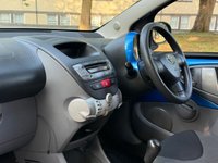 USED 2009 59 TOYOTA AYGO 1.0 VVT-i Blue Hatchback 5dr Petrol Manual Euro 4 (67 bhp) 