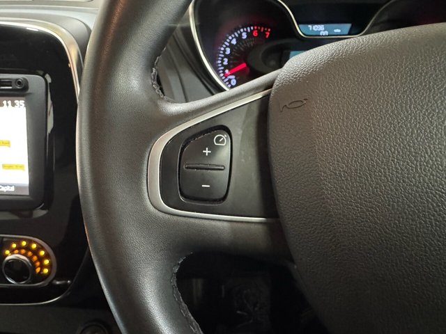 2019 RENAULT CAPTUR 1.3 TCe ENERGY Iconic SUV 5dr Petrol Manual Euro 6 (s/s) (130 ps) - Photo 11