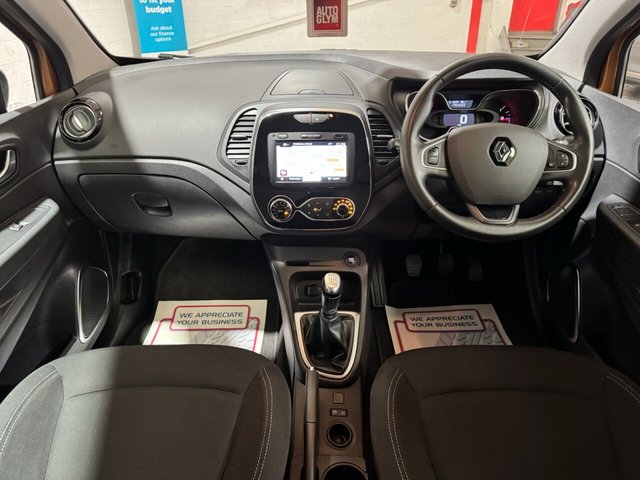 2019 RENAULT CAPTUR 1.3 TCe ENERGY Iconic SUV 5dr Petrol Manual Euro 6 (s/s) (130 ps) - Photo 4