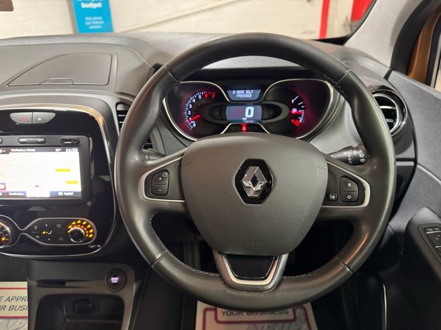2019 RENAULT CAPTUR 1.3 TCe ENERGY Iconic SUV 5dr Petrol Manual Euro 6 (s/s) (130 ps) - Photo 10