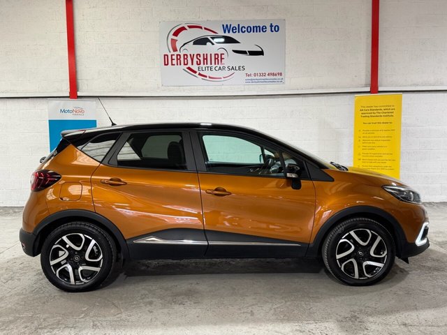 2019 RENAULT CAPTUR 1.3 TCe ENERGY Iconic SUV 5dr Petrol Manual Euro 6 (s/s) (130 ps) - Photo 5