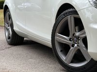 USED 2013 13 VOLVO V40 1.6 D2 R-Design Hatchback 5dr Diesel Manual Euro 5 (s/s) (115 ps) 