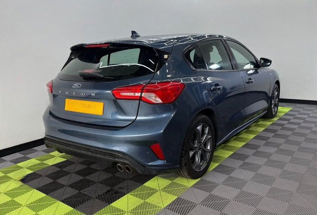 2020 FORD FOCUS - Photo 2