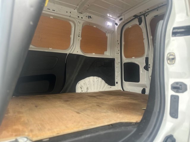 2021 PEUGEOT PARTNER - Photo 8