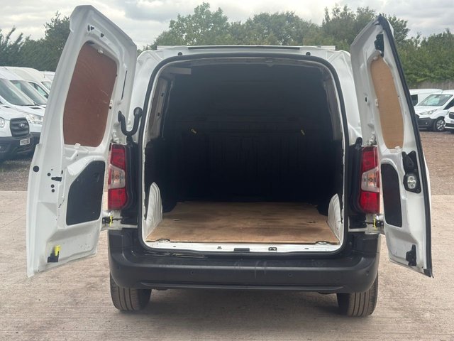 2021 PEUGEOT PARTNER - Photo 12