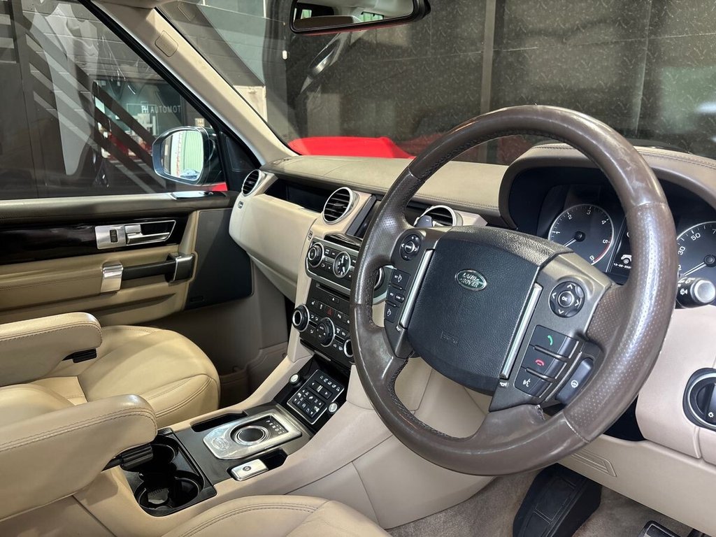 USED 2015 15 LAND ROVER DISCOVERY 4 3.0 SD V6 HSE Luxury SUV 5dr Diesel Auto 4WD Euro 5 (s/s) (255 bhp) AINTREE GREEN|JLR HISTORY