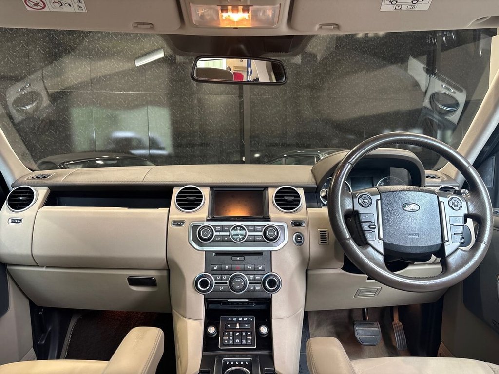 USED 2015 15 LAND ROVER DISCOVERY 4 3.0 SD V6 HSE Luxury SUV 5dr Diesel Auto 4WD Euro 5 (s/s) (255 bhp) AINTREE GREEN|JLR HISTORY