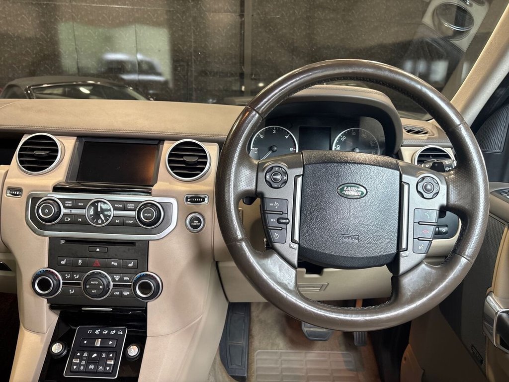 USED 2015 15 LAND ROVER DISCOVERY 4 3.0 SD V6 HSE Luxury SUV 5dr Diesel Auto 4WD Euro 5 (s/s) (255 bhp) AINTREE GREEN|JLR HISTORY
