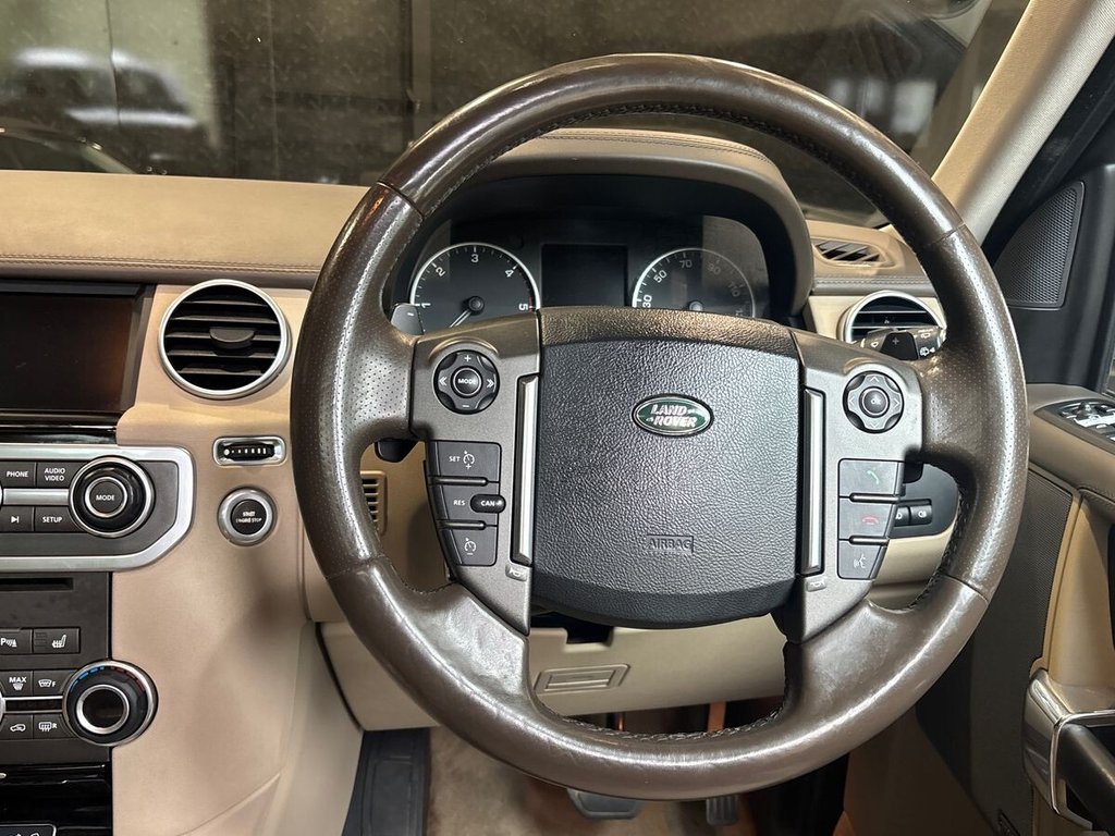 USED 2015 15 LAND ROVER DISCOVERY 4 3.0 SD V6 HSE Luxury SUV 5dr Diesel Auto 4WD Euro 5 (s/s) (255 bhp) AINTREE GREEN|JLR HISTORY