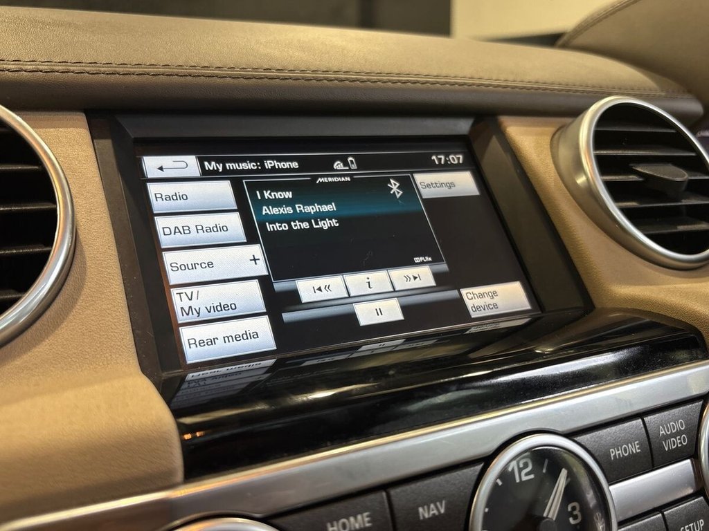 USED 2015 15 LAND ROVER DISCOVERY 4 3.0 SD V6 HSE Luxury SUV 5dr Diesel Auto 4WD Euro 5 (s/s) (255 bhp) AINTREE GREEN|JLR HISTORY