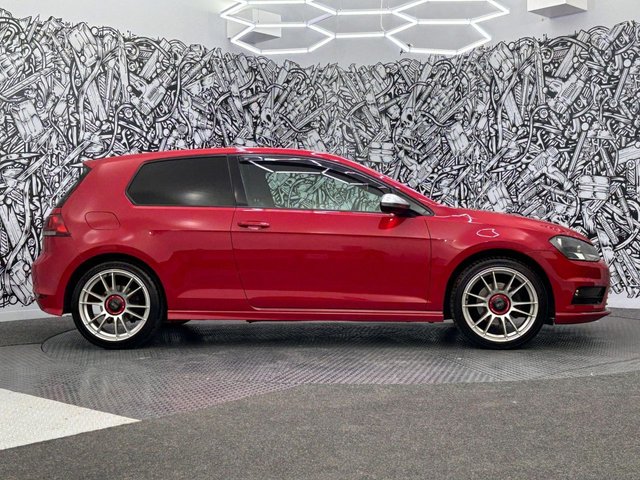 2016 Volkswagen Golf 1.4L R-Line Edition 3dr - Photo 6