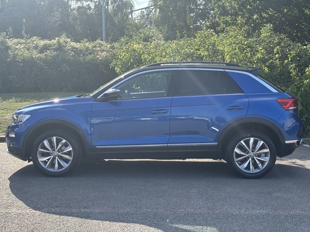 2019 VOLKSWAGEN T-ROC - Photo 2