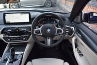 USED 2022 22 BMW 5 SERIES 3.0 530d MHT M Sport Saloon 4dr Diesel Hybrid Steptronic xDrive Euro 6 (s/s) (286 ps) TANZANITE / COMFORT & TECH PK