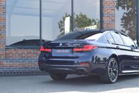 USED 2022 22 BMW 5 SERIES 3.0 530d MHT M Sport Saloon 4dr Diesel Hybrid Steptronic xDrive Euro 6 (s/s) (286 ps) TANZANITE / COMFORT & TECH PK