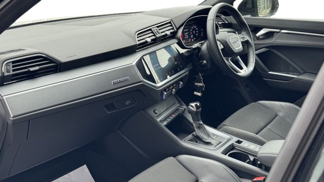 2021 AUDI Q3 - Photo 6