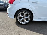 USED 2014 14 FORD FOCUS 2.0T EcoBoost ST-2 Hatchback 5dr Petrol Manual Euro 5 (s/s) (250 ps) A TRULY STUNNING ADDITION TO OUR FORECOURT FINISHED IN EVER POPULAR WHITE PAINT+ONLY 1 FORMER KEEPER+SERVICE HISTORY+HALF LEATHER INTERIOR+PARK ASSIST+CLIMATE CONTROL+18 INCH ALLOY WHEELS+BLUETOOTH+1 FULL YEARS MOT PRIOR TO COLLECTION+CALL NOW TO ARRANGE A VIEWING!!!!!!!!!!!!!!!!!!!!!!!!!!!!!!!!!!!!!!!!!