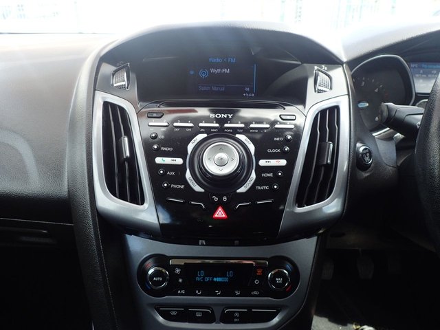 2014 FORD FOCUS 1.6 TDCi Titanium Navigator Hatchback 5dr Diesel Manual Euro 5 (s/s) (115 ps) - Photo 9