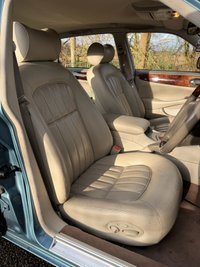 USED 1999 T JAGUAR XJ 4.0 Sovereign Saloon 4dr Petrol Automatic (287 g/km, 290 bhp) APPRECIATING CLASSIC