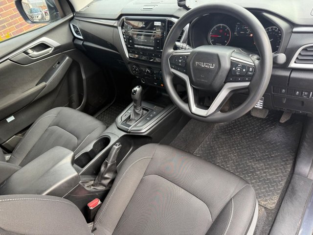 2021 ISUZU D-MAX - Photo 9