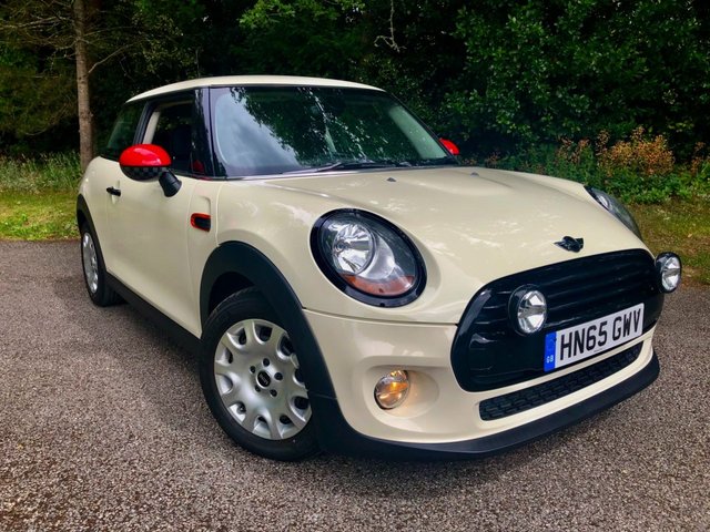 2015 65 MINI Hatch 1.2 One Hatchback 3dr Petrol Manual Euro 6 (s/s) (102 ps) ONLY 65,000 MILES // 20 POUND ROAD TAX//DE-BADGED//PARTIAL CHROME DELETION//JCW WING MIRROR COVERS//LED MINI SPOT LIGHTS//EXCELLENT SERVICE HISTORY WITH NEW CLUTCH IN DEC 24 AND BRAKE PADS ALL ROUND//BEAUTIFULLY INSIDE AND OUT KEPT // EXCELLENT SERVICE HISTORY\\\JUST SERVICED AND MOT'D