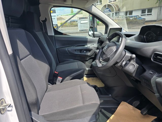 2023 PEUGEOT PARTNER - Photo 2