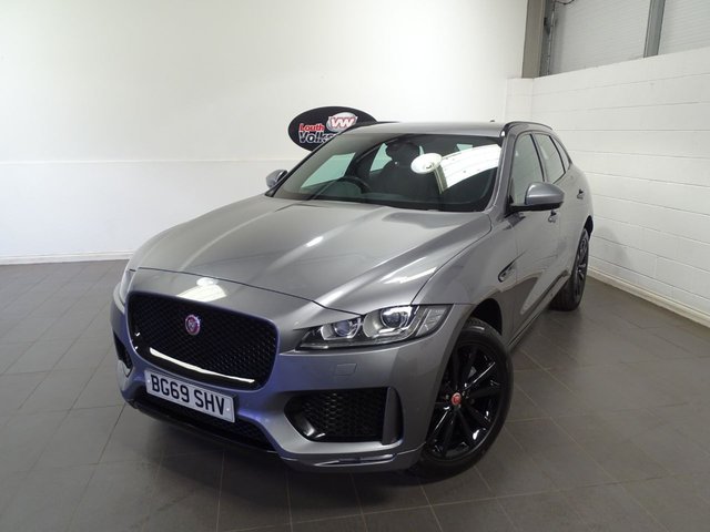 View our Jaguar F-Pace 2.0 D180 Chequered Flag SUV 5dr Diesel Auto AWD Euro 6 (s/s) (180 ps)