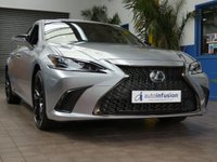 USED 2023 23 LEXUS ES 2.5 300h F Sport Takumi Saloon 4dr Petrol Hybrid E-CVT Euro 6 (s/s) (218 ps) TAKUMI SAT NAV SUNROOF LEATHER HEATED SEATS HEATED STEERING WHHEEL HUD MARK LEVINSON SOUND CRUISE PARKING SENSORS 1 OWNER LEXUS WARRANTY TIL AUG 2033