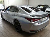 USED 2023 23 LEXUS ES 2.5 300h F Sport Takumi Saloon 4dr Petrol Hybrid E-CVT Euro 6 (s/s) (218 ps) TAKUMI SAT NAV SUNROOF LEATHER HEATED SEATS HEATED STEERING WHHEEL HUD MARK LEVINSON SOUND CRUISE PARKING SENSORS 1 OWNER LEXUS WARRANTY TIL AUG 2033