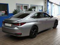 USED 2023 23 LEXUS ES 2.5 300h F Sport Takumi Saloon 4dr Petrol Hybrid E-CVT Euro 6 (s/s) (218 ps) TAKUMI SAT NAV SUNROOF LEATHER HEATED SEATS HEATED STEERING WHHEEL HUD MARK LEVINSON SOUND CRUISE PARKING SENSORS 1 OWNER LEXUS WARRANTY TIL AUG 2033