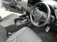 USED 2023 23 LEXUS ES 2.5 300h F Sport Takumi Saloon 4dr Petrol Hybrid E-CVT Euro 6 (s/s) (218 ps) TAKUMI SAT NAV SUNROOF LEATHER HEATED SEATS HEATED STEERING WHHEEL HUD MARK LEVINSON SOUND CRUISE PARKING SENSORS 1 OWNER LEXUS WARRANTY TIL AUG 2033