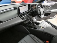 USED 2023 23 LEXUS ES 2.5 300h F Sport Takumi Saloon 4dr Petrol Hybrid E-CVT Euro 6 (s/s) (218 ps) TAKUMI SAT NAV SUNROOF LEATHER HEATED SEATS HEATED STEERING WHHEEL HUD MARK LEVINSON SOUND CRUISE PARKING SENSORS 1 OWNER LEXUS WARRANTY TIL AUG 2033