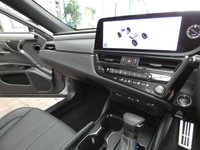 USED 2023 23 LEXUS ES 2.5 300h F Sport Takumi Saloon 4dr Petrol Hybrid E-CVT Euro 6 (s/s) (218 ps) TAKUMI SAT NAV SUNROOF LEATHER HEATED SEATS HEATED STEERING WHHEEL HUD MARK LEVINSON SOUND CRUISE PARKING SENSORS 1 OWNER LEXUS WARRANTY TIL AUG 2033