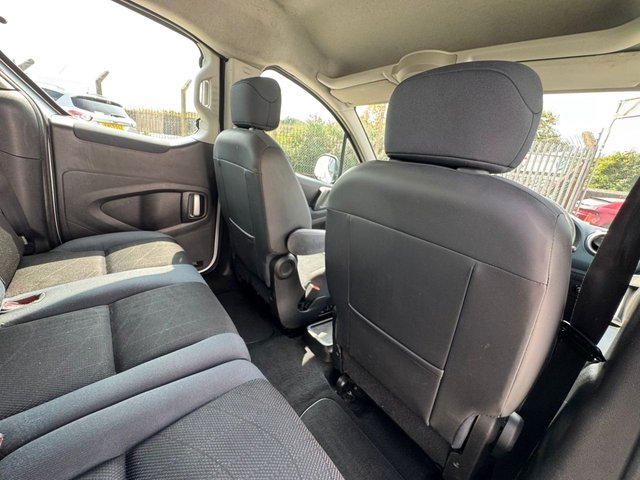 2011 Peugeot Partner Tepee - Photo 12