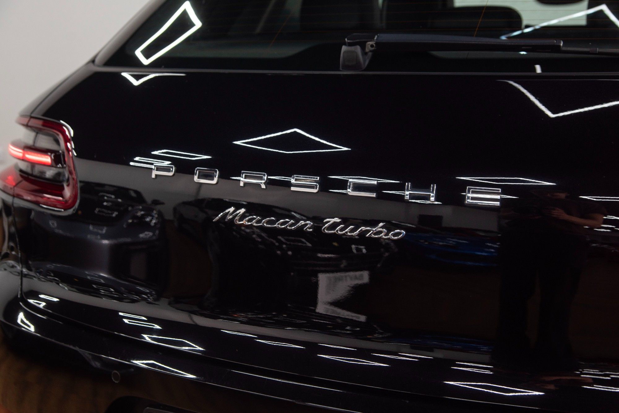USED 2017 PORSCHE MACAN 3.6T V6 Turbo  