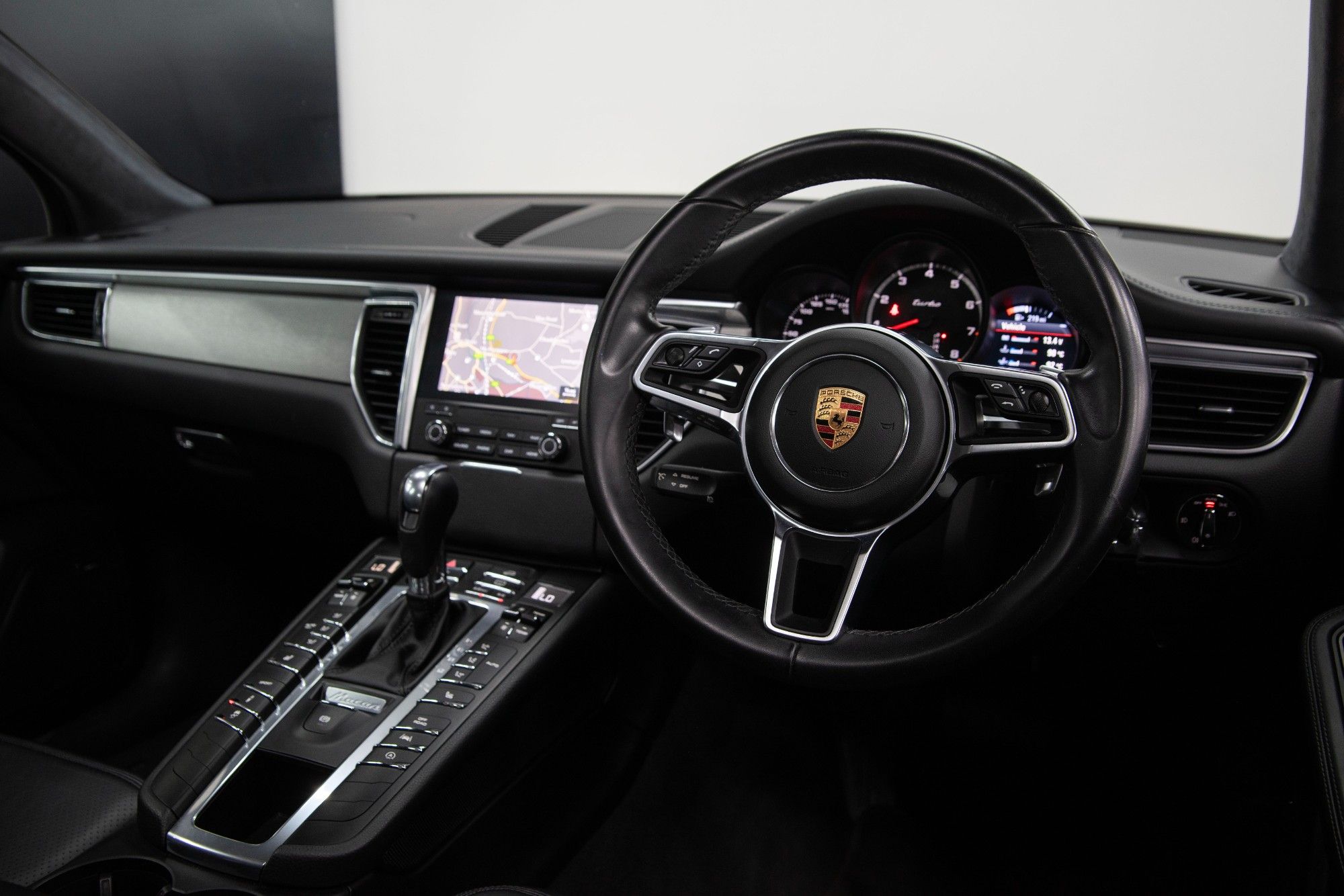 USED 2017 PORSCHE MACAN 3.6T V6 Turbo  