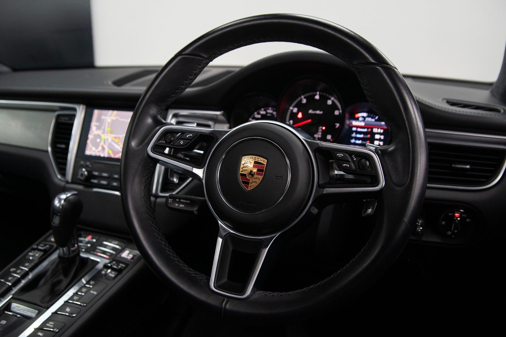 USED 2017 PORSCHE MACAN 3.6T V6 Turbo  