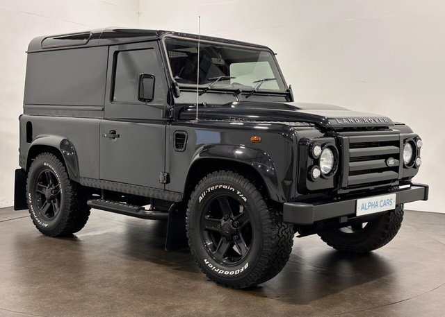 2011 61 Land Rover Defender 2.4 TDCi Hard Top SUV 3dr Diesel Manual 4WD SWB Euro 4 (122 bhp)
