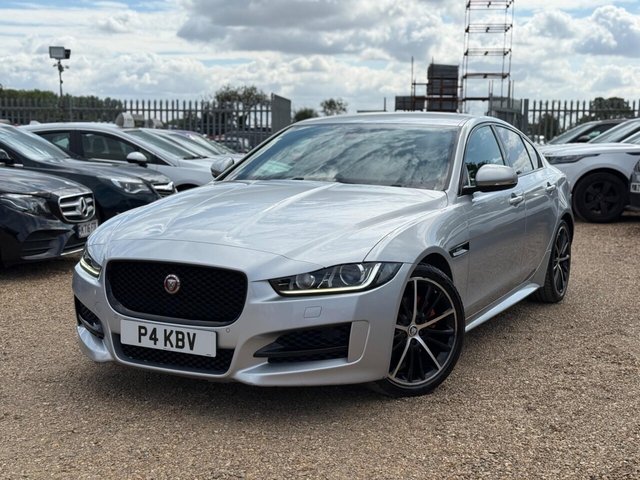 2016 JAGUAR XE - Photo 4