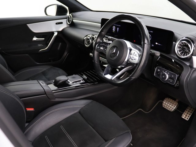 2022 Mercedes-Benz A Class 1.3L Amg Line Edition 4dr - Photo 10