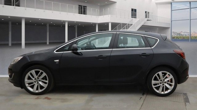 2014 VAUXHALL ASTRA - Photo 5