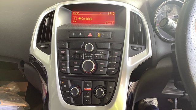 2014 VAUXHALL ASTRA - Photo 3